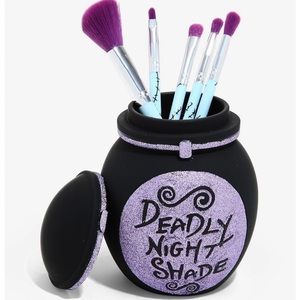 🖤🖤Loungefly The Nightmare Before Christmas Makeup Brushes🖤🖤